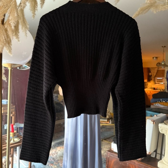 Forever 21 Black Ribbed Knit Cropped Sweater with Oversized Sleeves - Picture 6 of 6